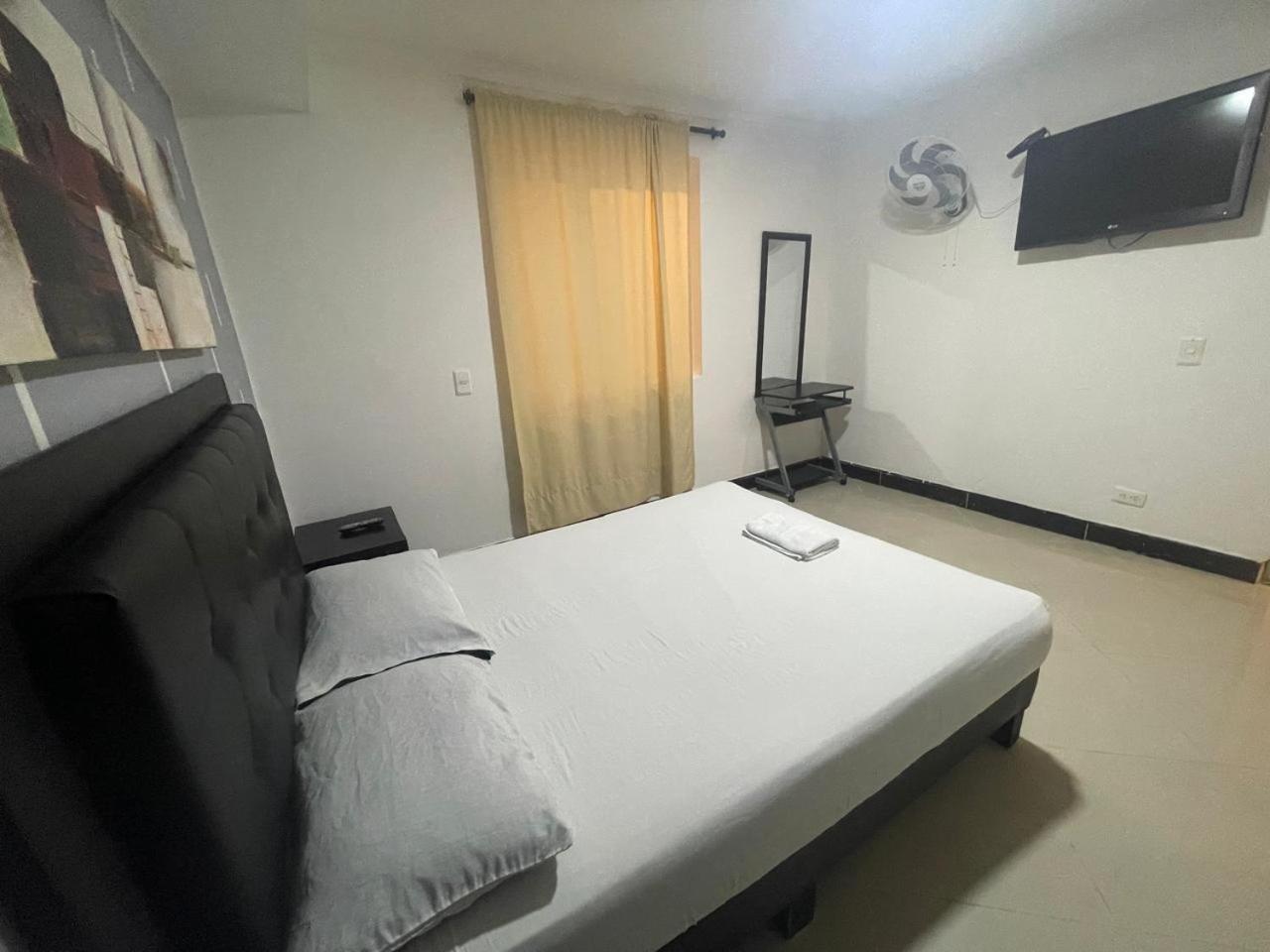 Hotel Villa Real Medellín Buitenkant foto