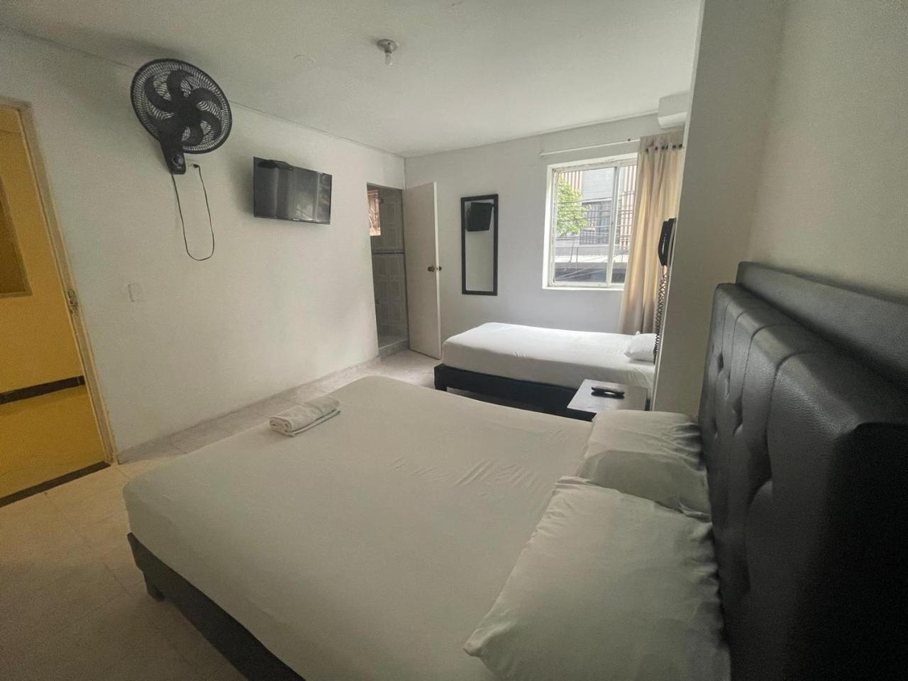 Hotel Villa Real Medellín Buitenkant foto