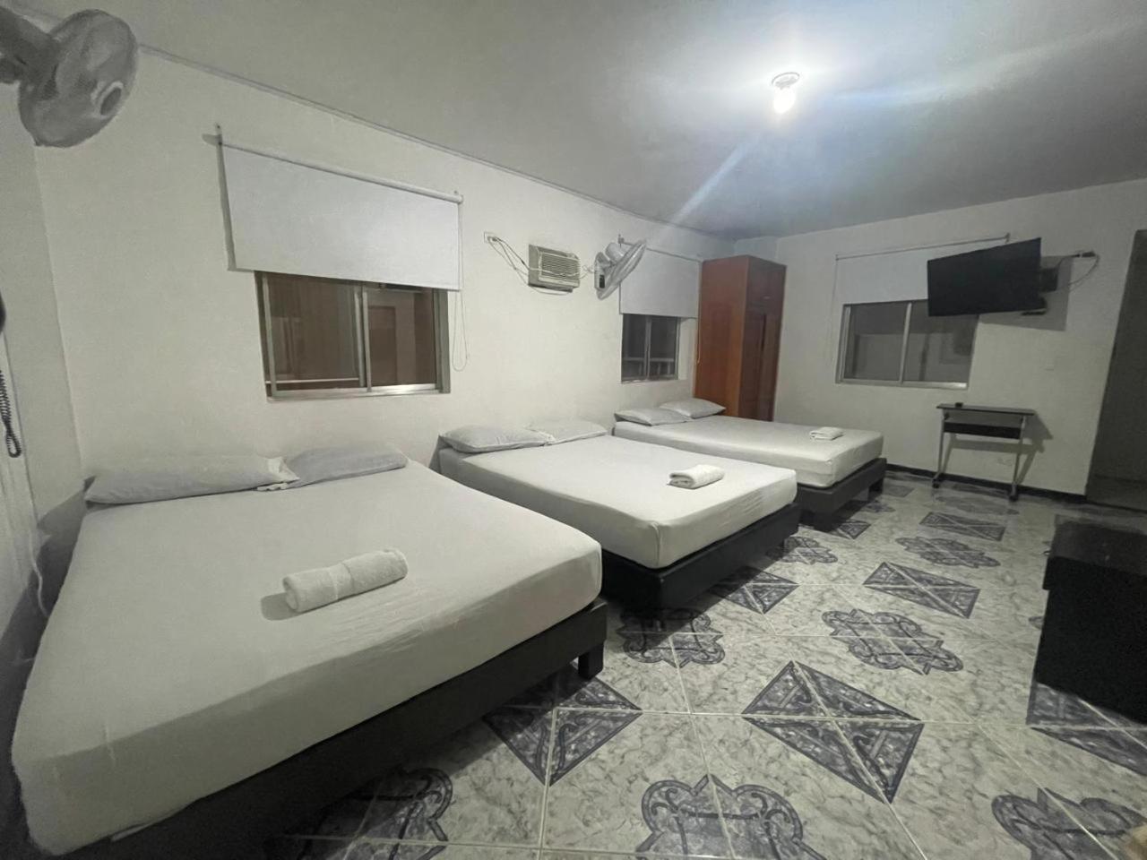 Hotel Villa Real Medellín Buitenkant foto