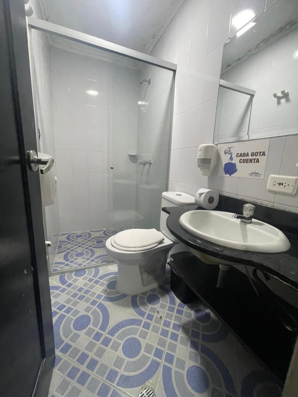 Hotel Villa Real Medellín Buitenkant foto